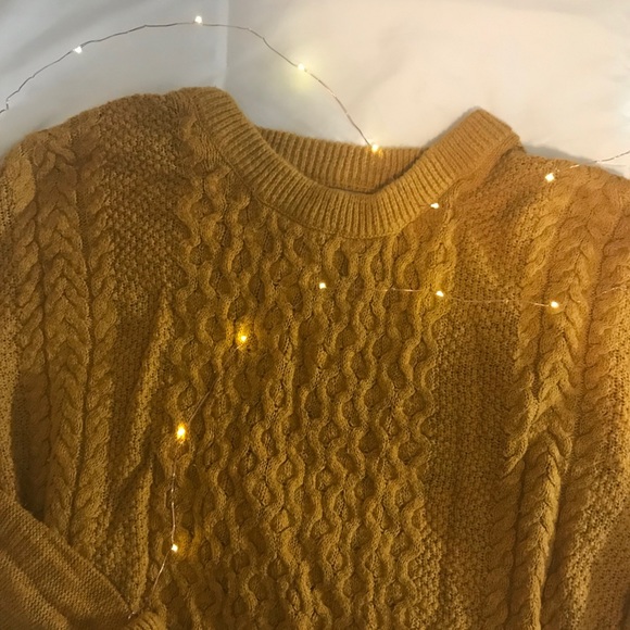 🔶MUSTARD YELLOW SWEATER🔶 - Picture 2 of 4